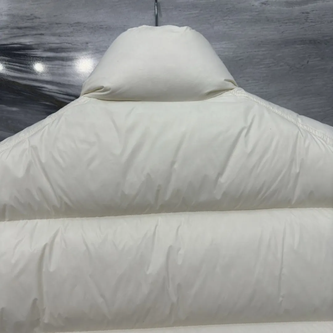 Levitha kurze Daunenjacke mit Kapuze Gelb - Kurze