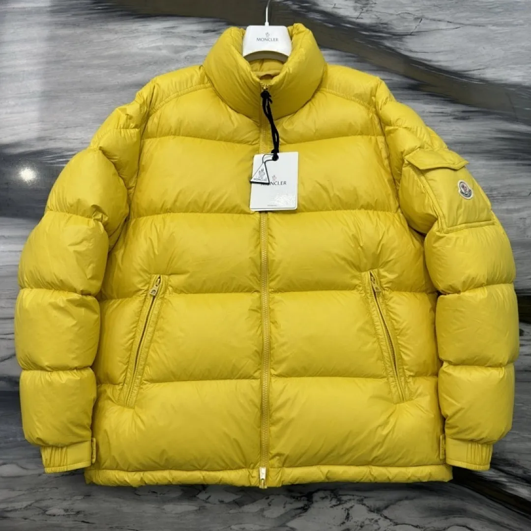 Levitha kurze Daunenjacke mit Kapuze Gelb - Kurze