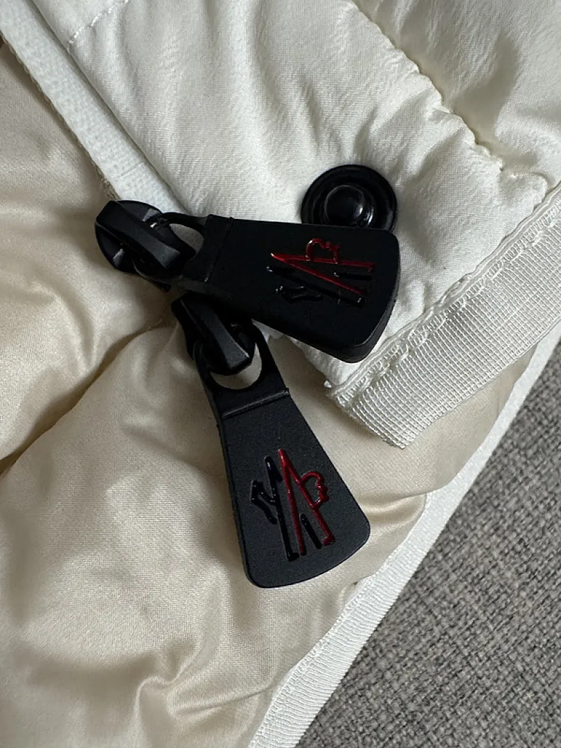 Lvory Nylon Madulain Down Jacket