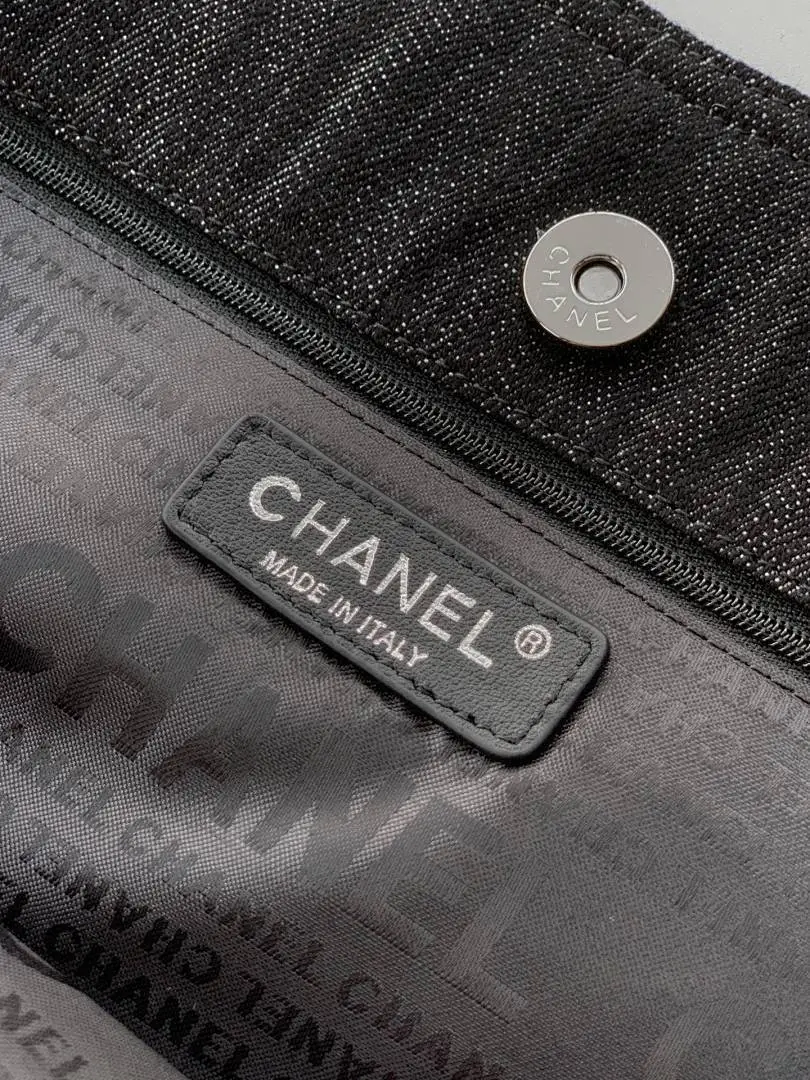 Chanel bag 179088 $242 USD