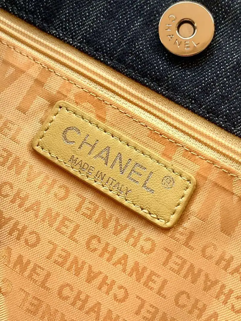 Chanel bag 179091 $228.25 USD