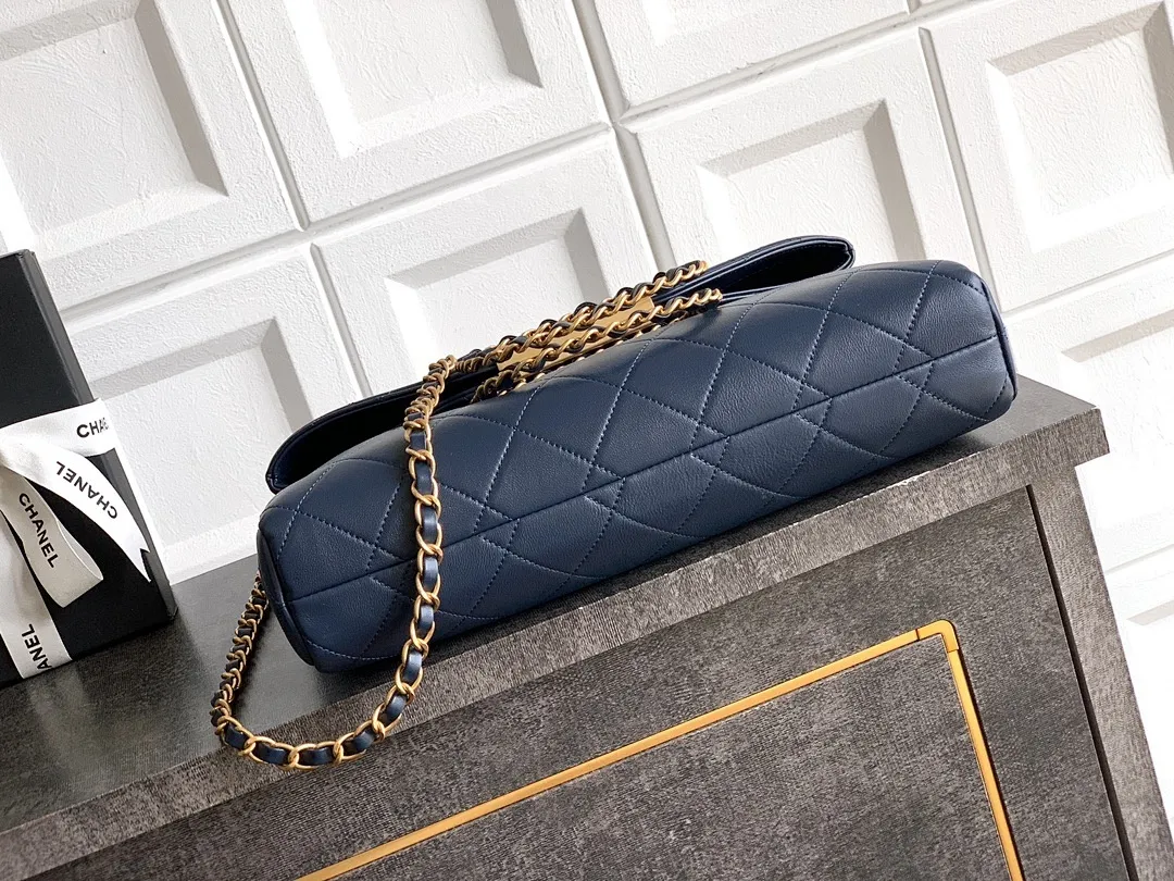 Chanel bag 179099 $352 USD