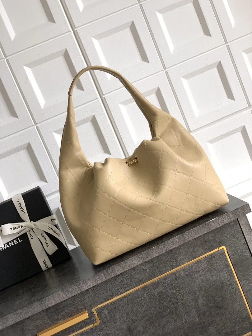 Chanel bag 179082 $338.25 USD