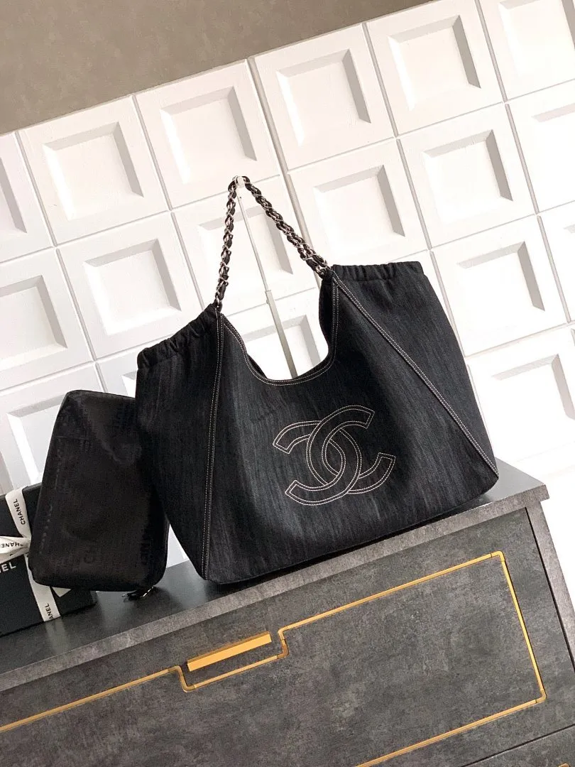 Chanel bag 179088 $242 USD