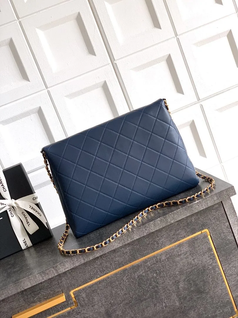 Chanel bag 179099 $352 USD