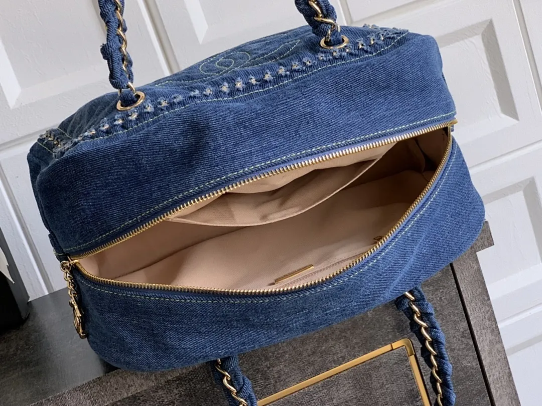 Chanel bag 179093 $297 USD