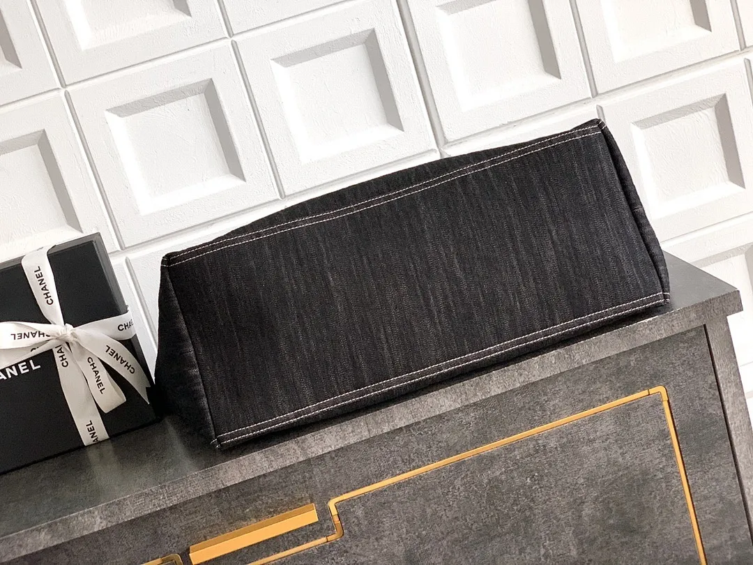 Chanel bag 179088 $242 USD