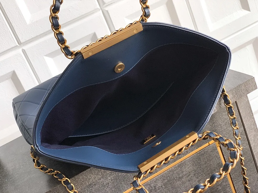 Chanel bag 179099 $352 USD