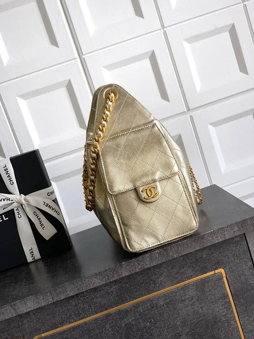 Chanel bag 179086 $324.5 USD