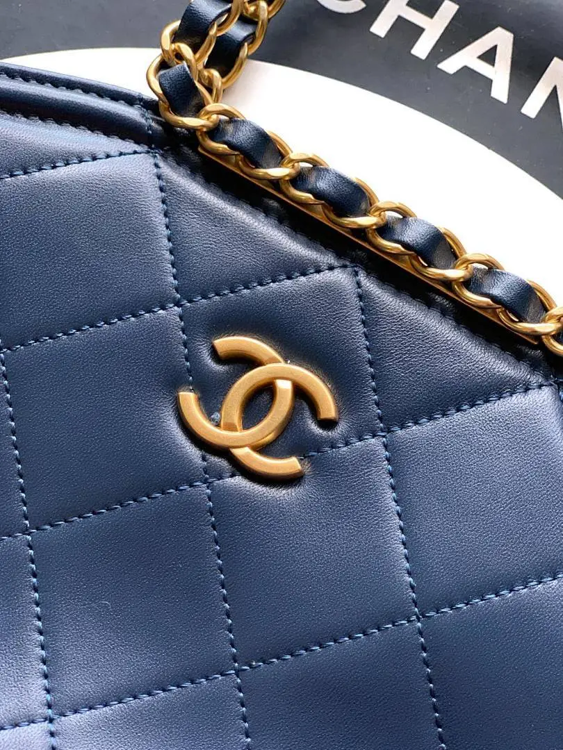 Chanel bag 179099 $352 USD