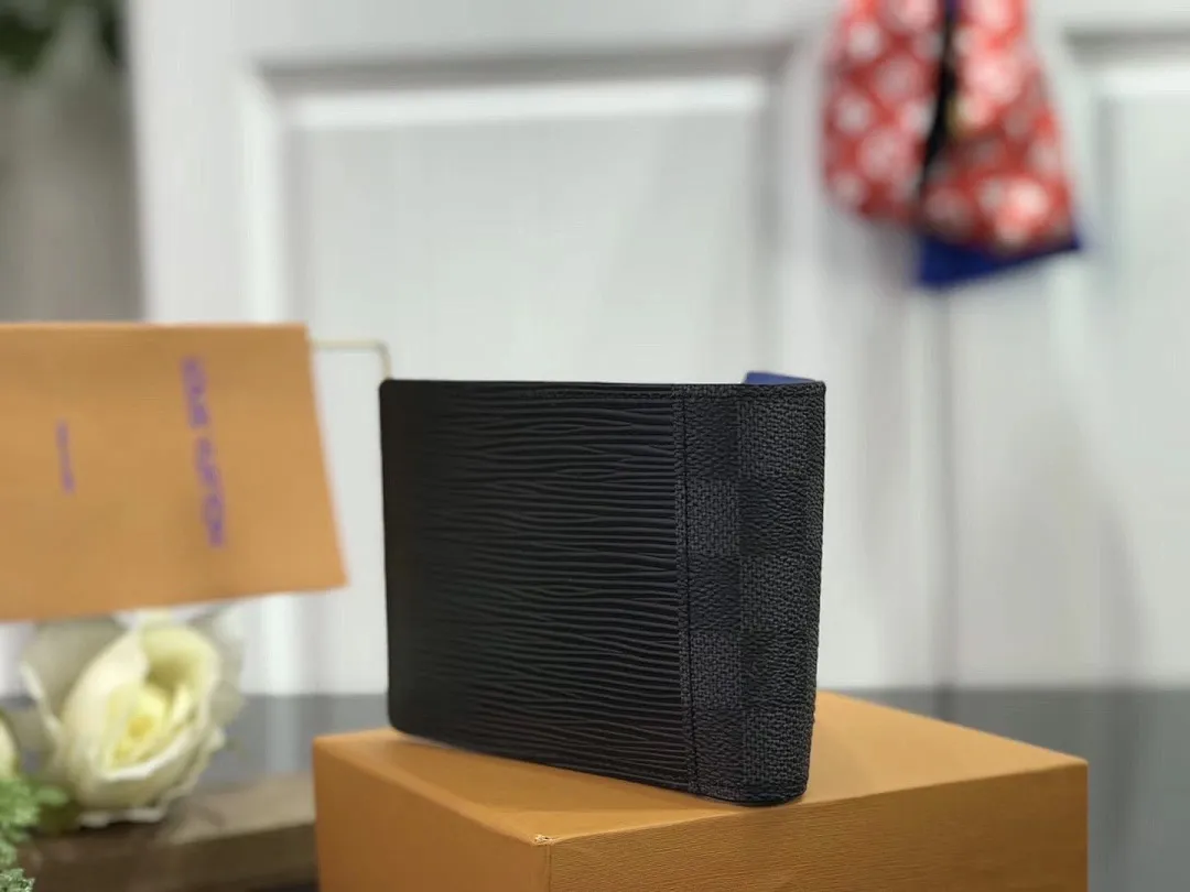 LV MULTIPLE WALLET M67896