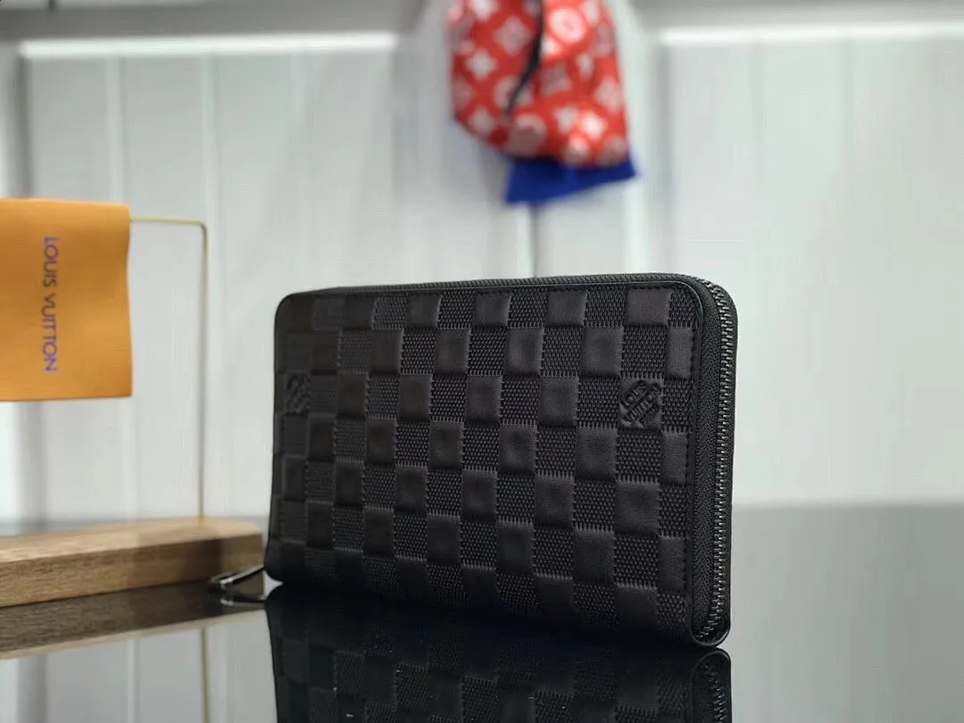 LV ZIPPY WALLET N60003YG