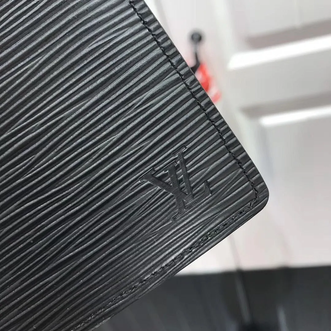 LV MULTIPLE WALLET M67896
