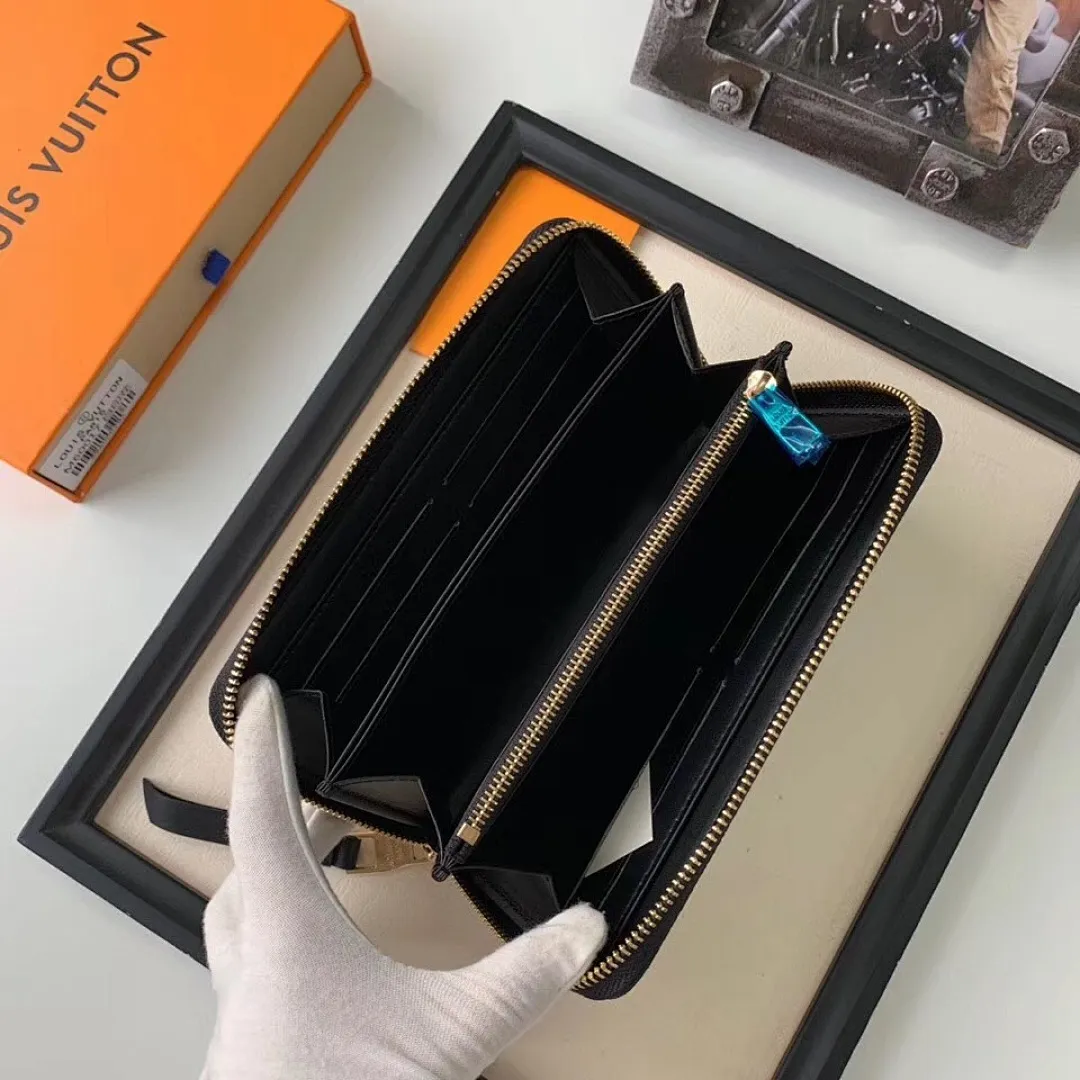 LV ZIPPY WALLET M60017XD