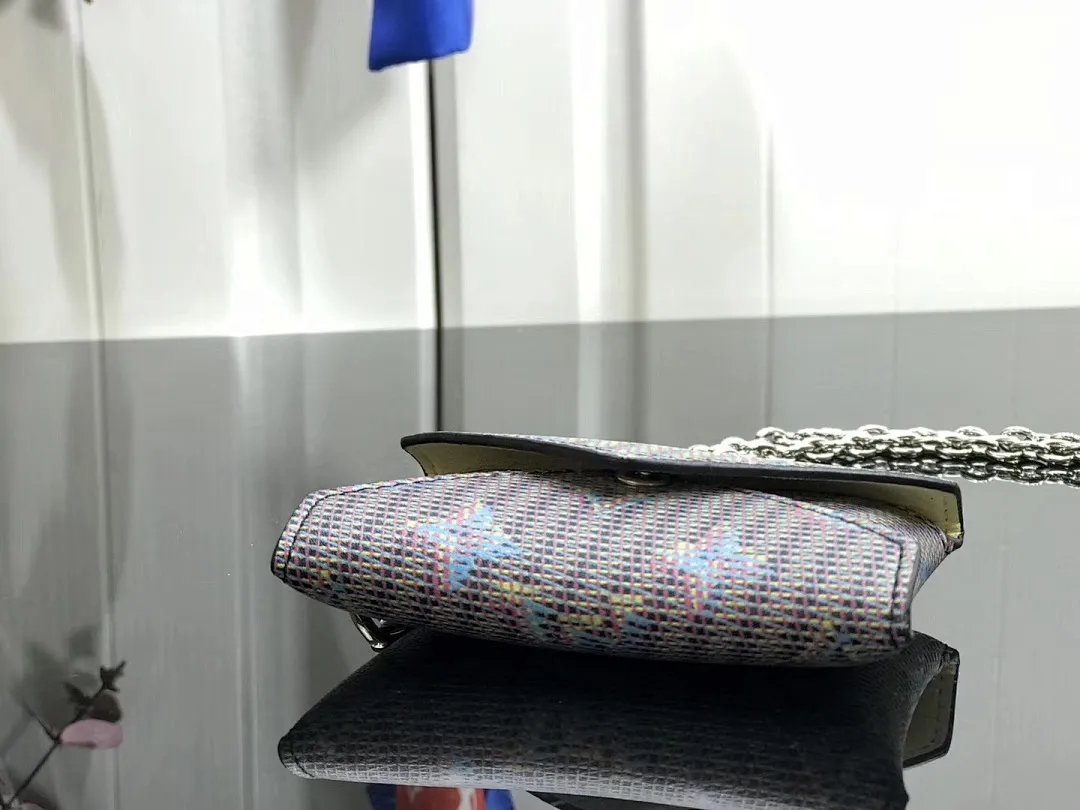 LV KIRIGAMI NECKLACE M68613