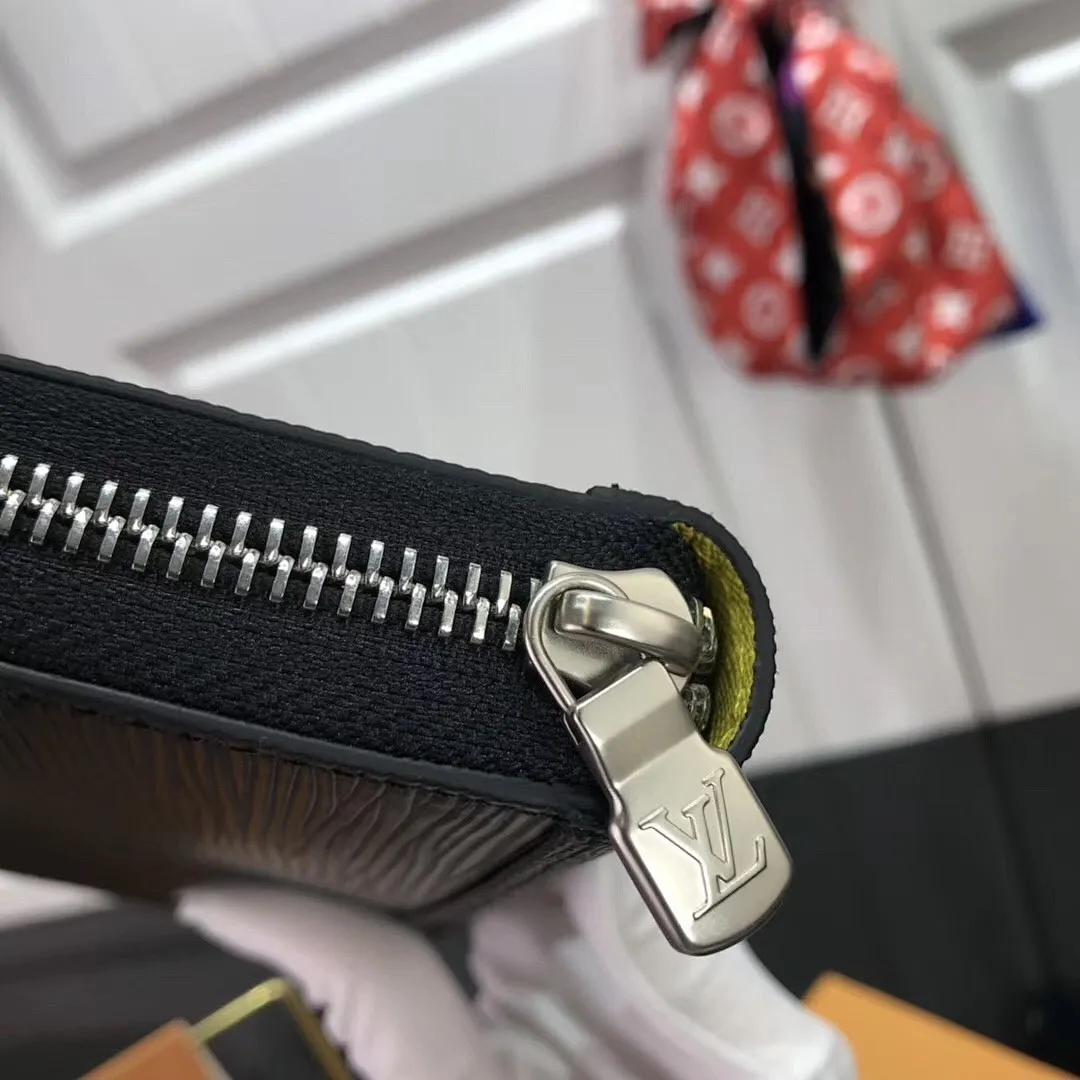 LV ZIPPY WALLET M68227