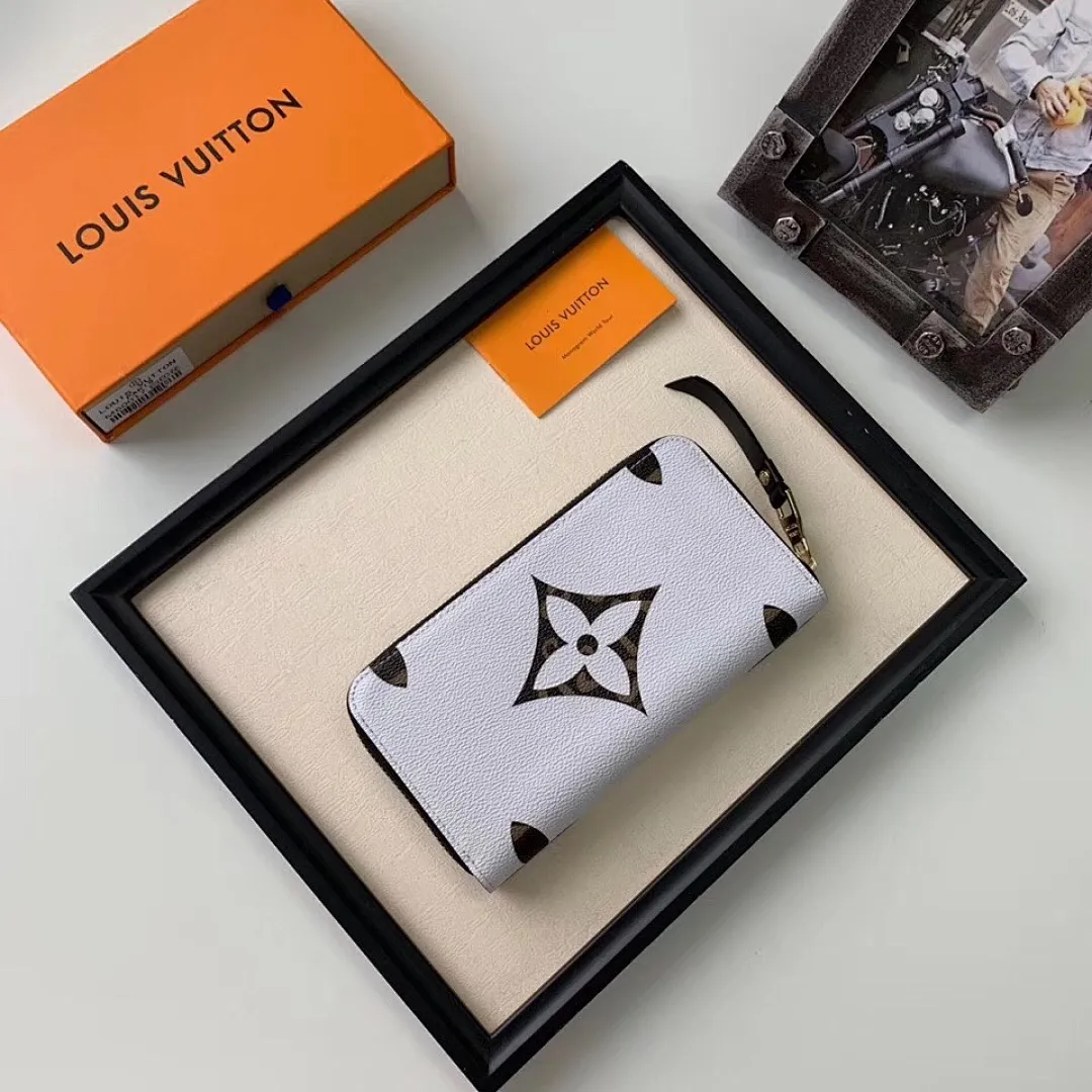 LV ZIPPY WALLET M60017XD