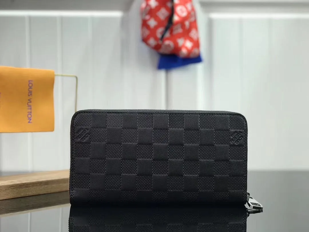 LV ZIPPY WALLET M60017YG