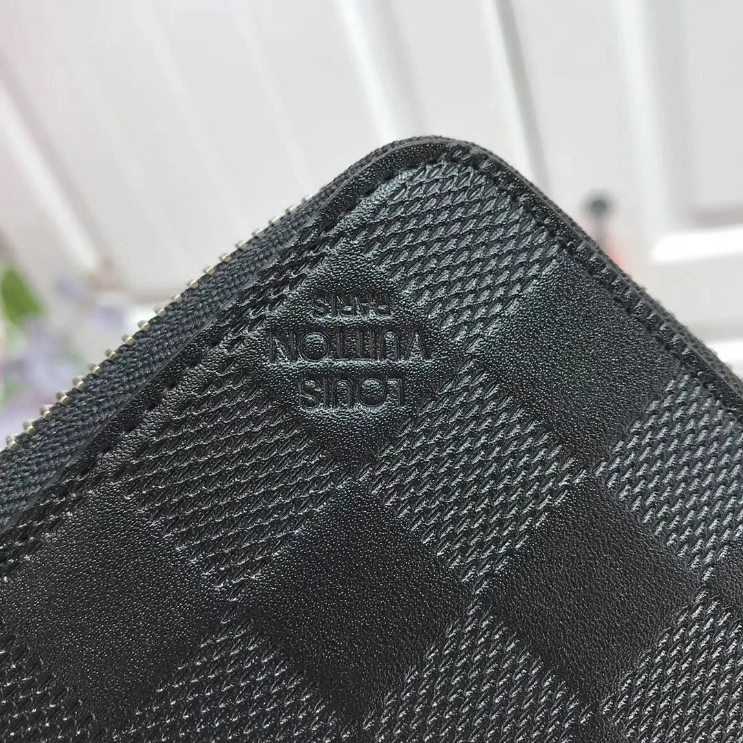 LV ZIPPY WALLET M60017YG