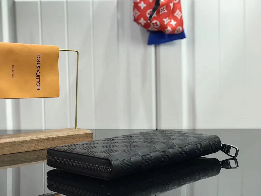 LV ZIPPY WALLET N60003YG