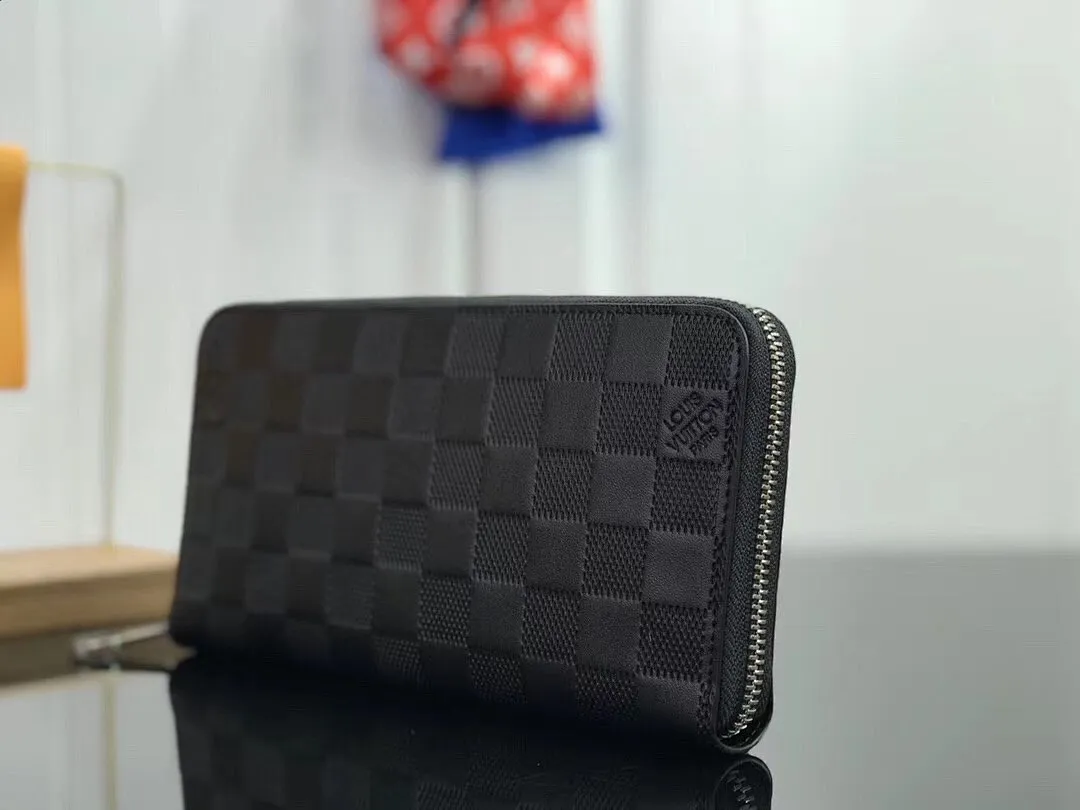 LV ZIPPY WALLET M60017YG