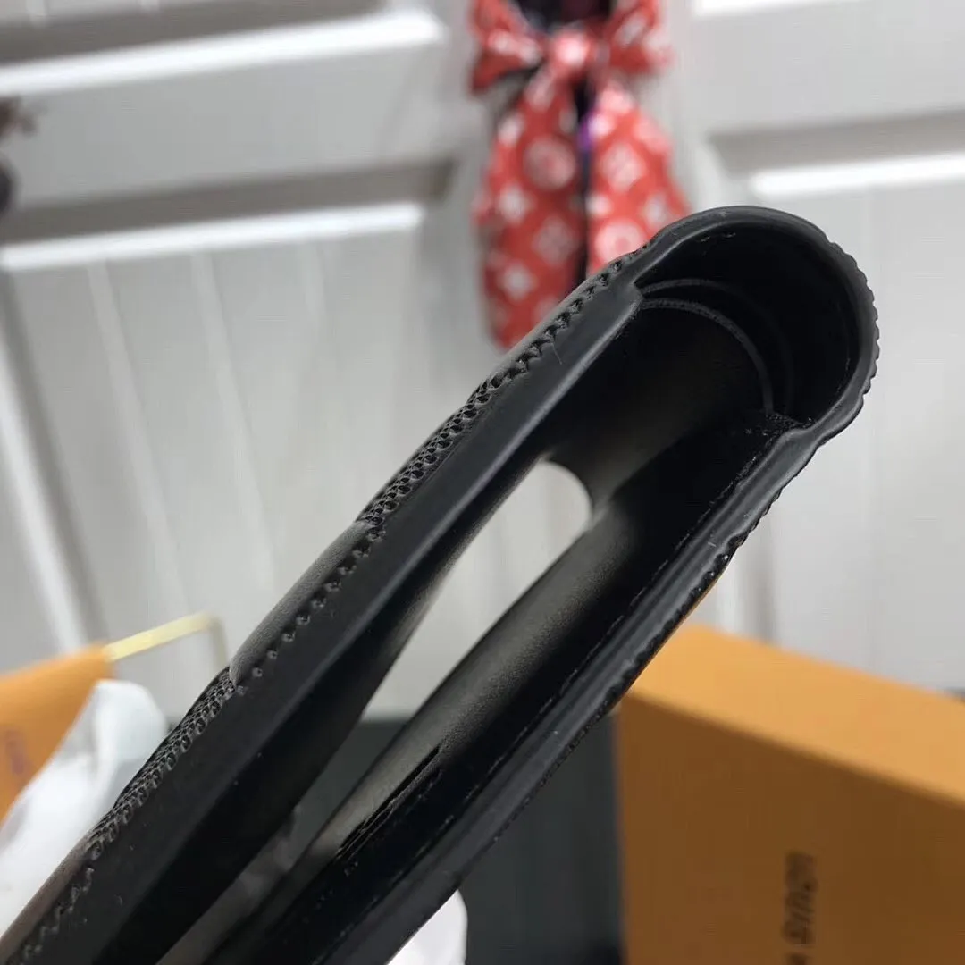 LV MULTIPLE WALLET M60895YG